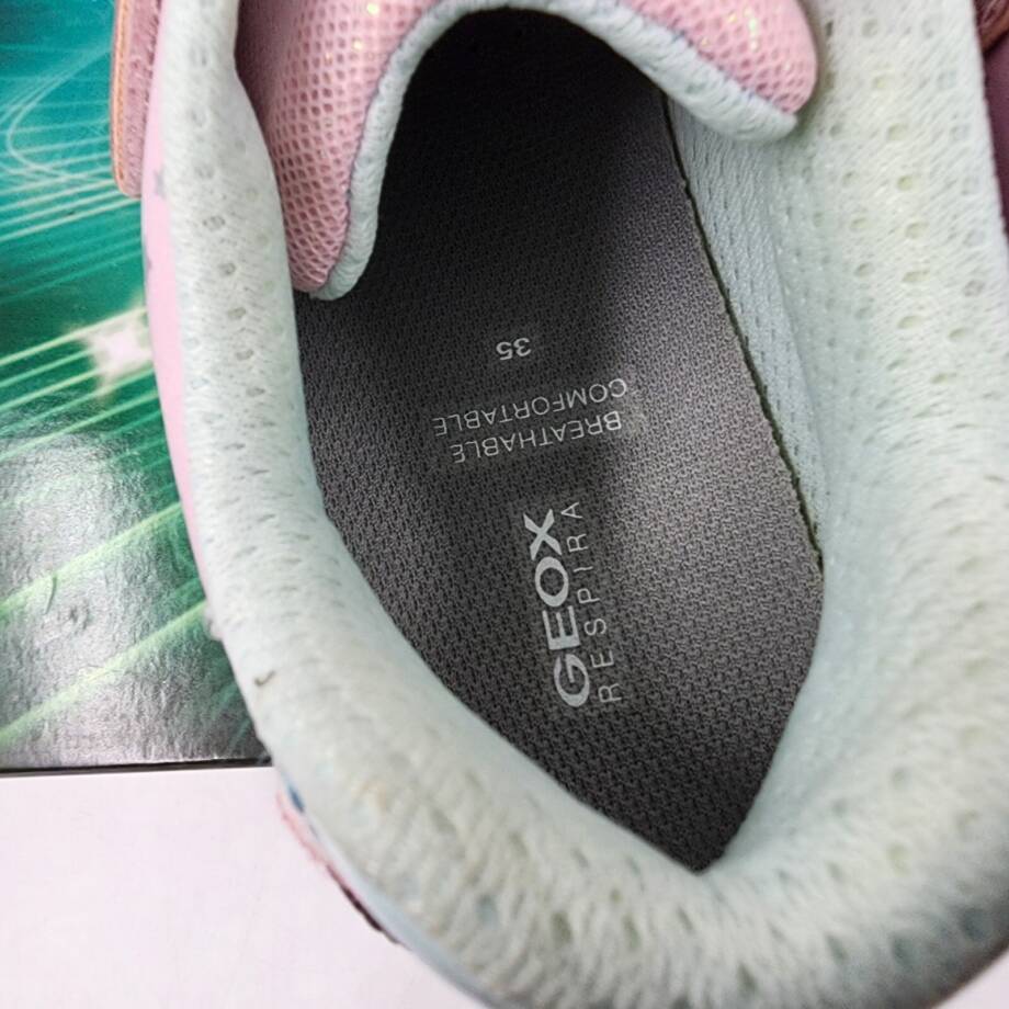 Geox Skylin Light up Removable Insole Low Cut Sneakers Girls 35 Pink