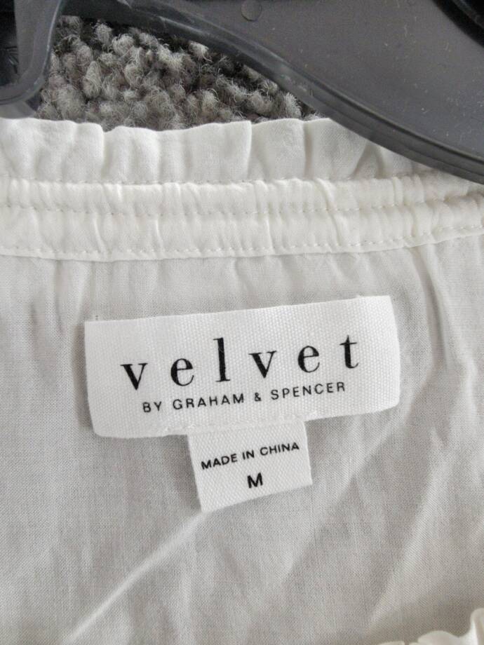 Velvet By Graham & Spencer V-Neck Top Women's M White Split Neck Long Sleeve