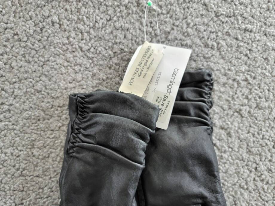 Fownes Brothers Ruched Leather Tech Gloves Women's M Black Solid