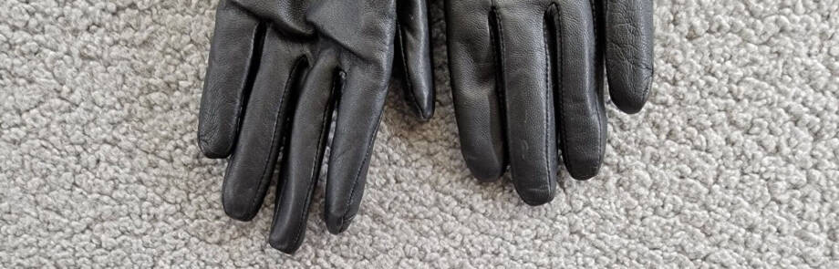Fownes Brothers Ruched Leather Tech Gloves Women's M Black Solid