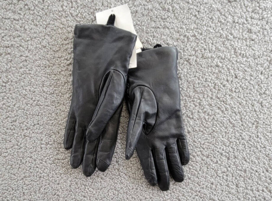 Fownes Brothers Ruched Leather Tech Gloves Women's M Black Solid