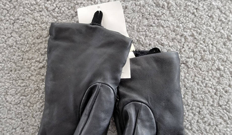 Fownes Brothers Ruched Leather Tech Gloves Women's M Black Solid