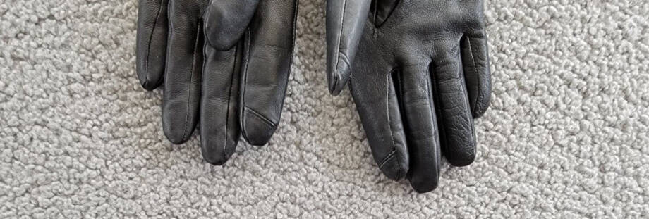Fownes Brothers Ruched Leather Tech Gloves Women's M Black Solid