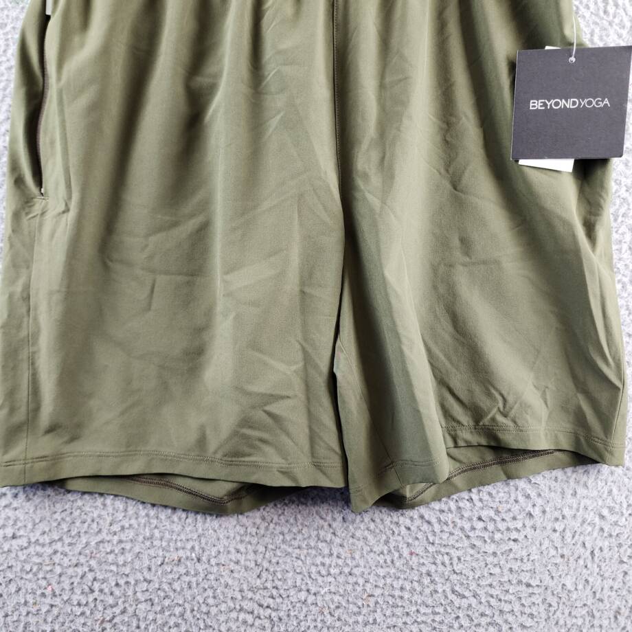 Beyond Yoga Freesprint Run Shorts Men's S Olive Pull On Style Elastic Waist