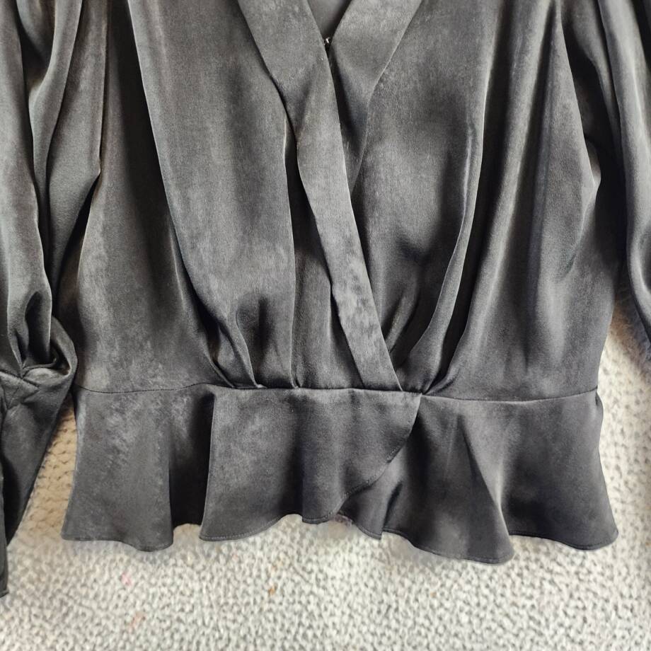 DKNY Surplice V-Neck Shirred Shoulder Peplum Top Women's L Black Hook & Eye