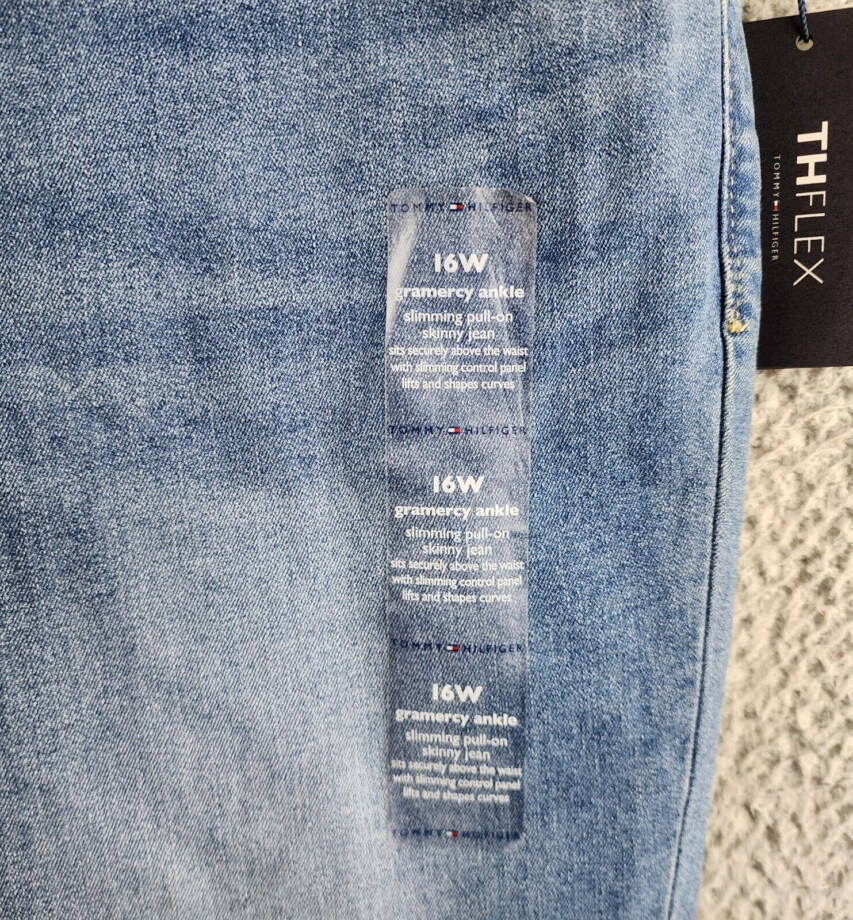 Tommy Hilfiger Plus Size TH Flex Gramercy Pull-On Skinny Jeans Women's 16W Multi