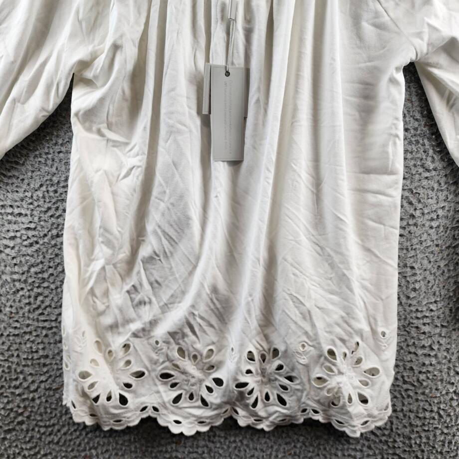 Cupio Embroidered Laser Cut Top Women's M Snow White Solid Scoop Neck Pullover