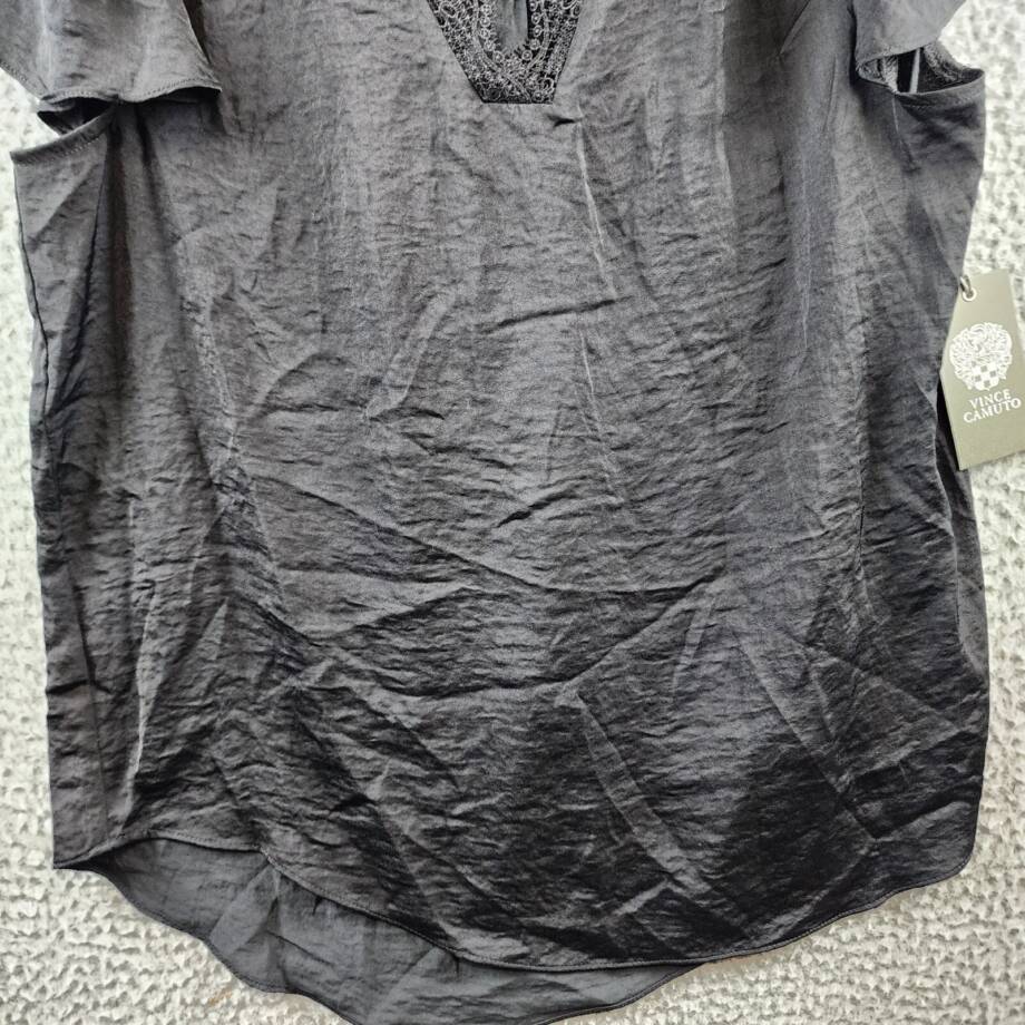 VINCE CAMUTO V-Neck Lace Trim Top Womens S Rich Black Short Bell Sleeve Pullover