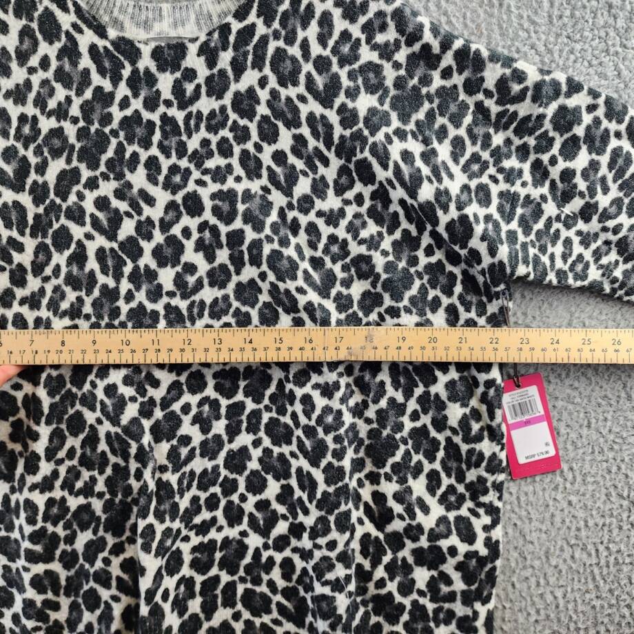 VINCE CAMUTO Elegant Leopard Print Sweater Women's XXS Antique White Long Sleeve