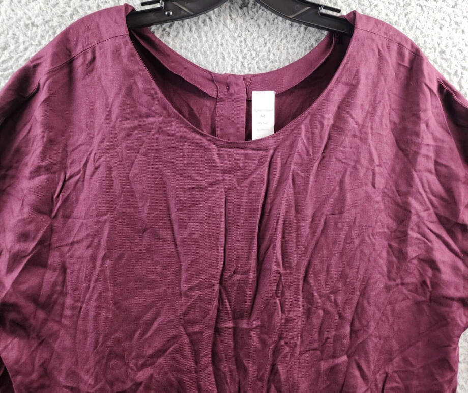 Ingrid & Isabel Reversible Maternity/Nursing Peplum Blouse Women's M Fig Button