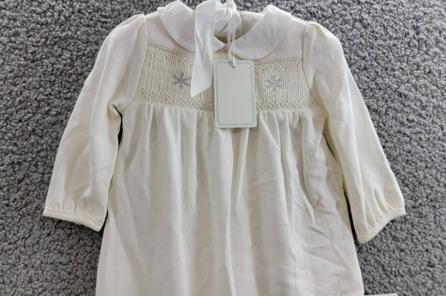 Ralph Lauren Snowflake Smocked Coveralls Baby Girl's 6M White Button Back L/S