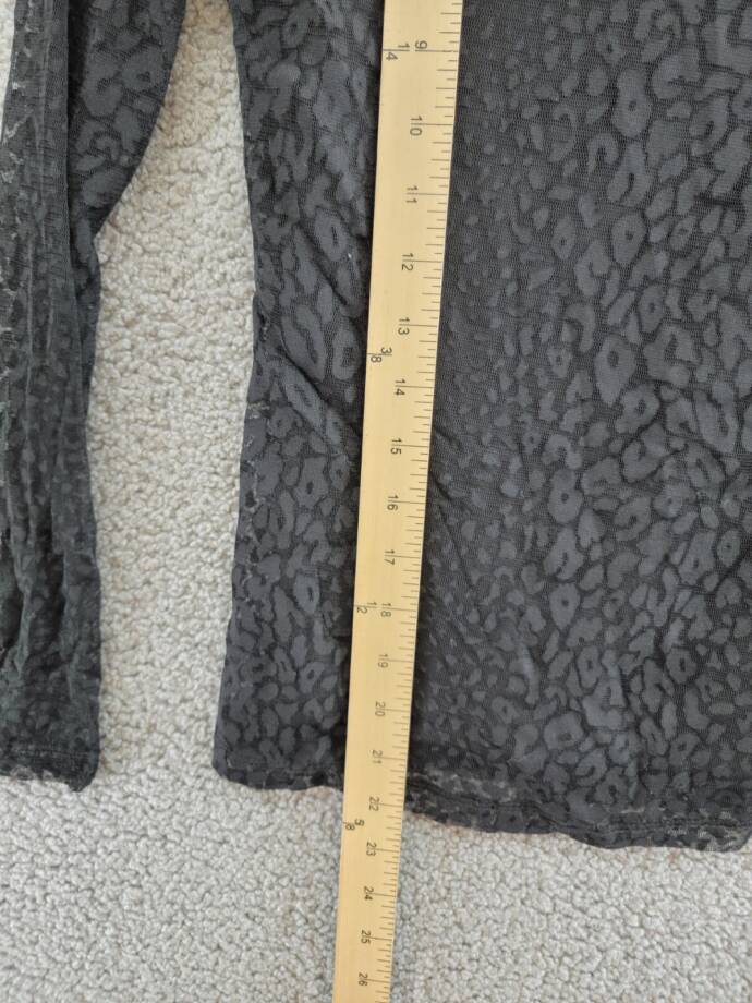 VINCE CAMUTO Mock Neck Mesh Top Women's XXS Black Back Button Pullover L/S