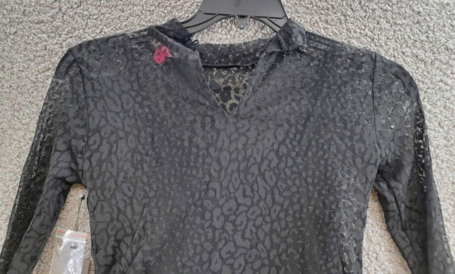 VINCE CAMUTO Mock Neck Mesh Top Women's XXS Black Back Button Pullover L/S