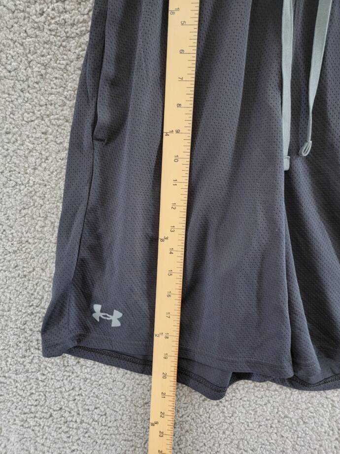 Under Armour Tech™ Mesh Shorts Men's M Black Side Pockets Elastic Waist Pull On