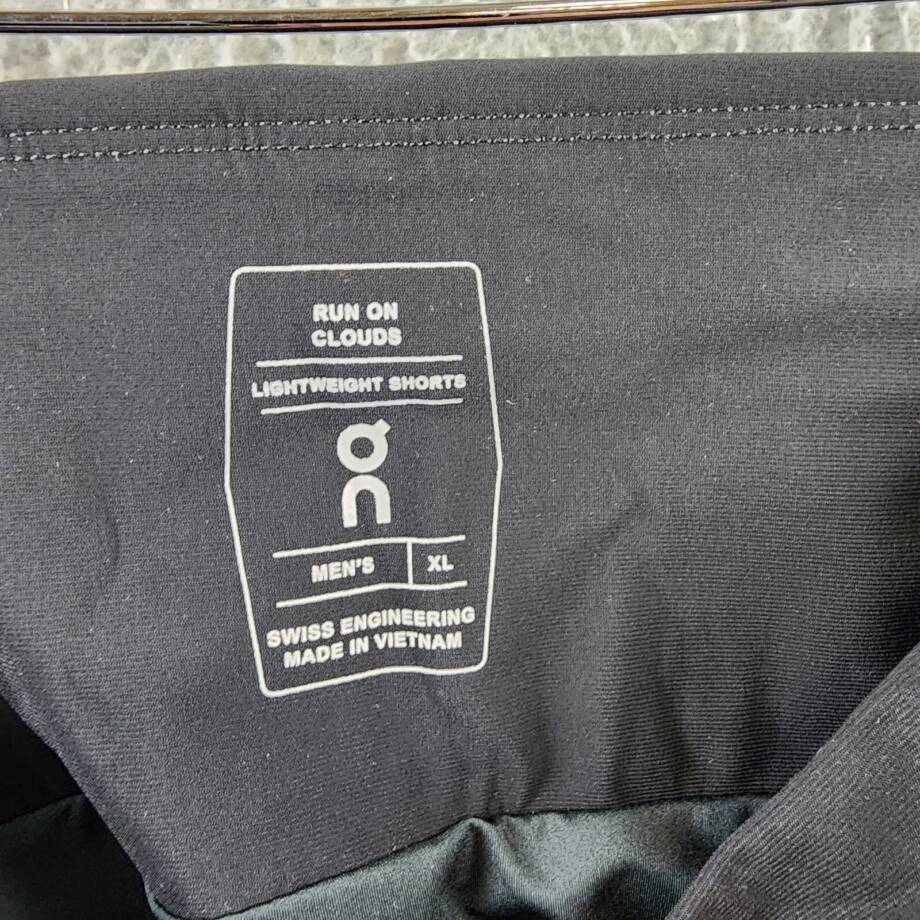 On Lightweight Active Shorts Men's XL Twilight/Black Pocket Elastic Waist PullOn