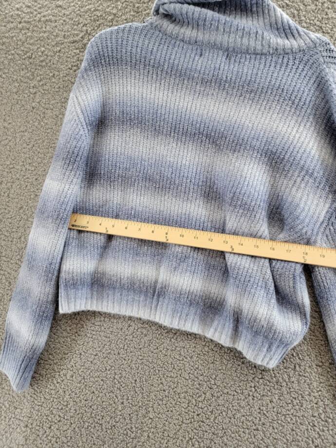 AQUA Ombre Turtleneck Sweater Women's XL Blue Combo Cropped Long Sleeve Pullover