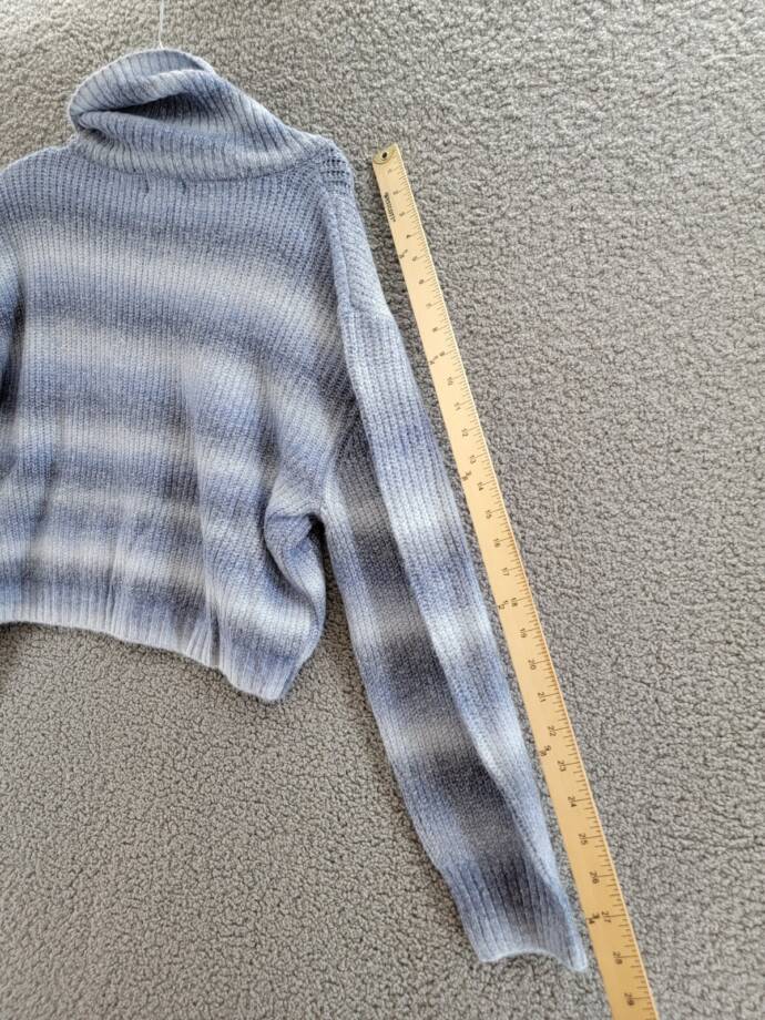 AQUA Ombre Turtleneck Sweater Women's XL Blue Combo Cropped Long Sleeve Pullover