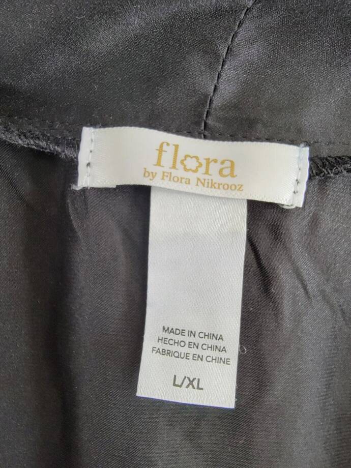 Flora by Flora Nikrooz Kit Heart Lace Matte Charmeuse Wrap Robe Women L/XL Black