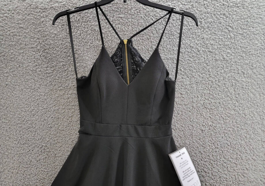 B. Darlin Lace-Back Fit & Flare Dress Juniors 9/10 Black/Gold Cutout Racerback