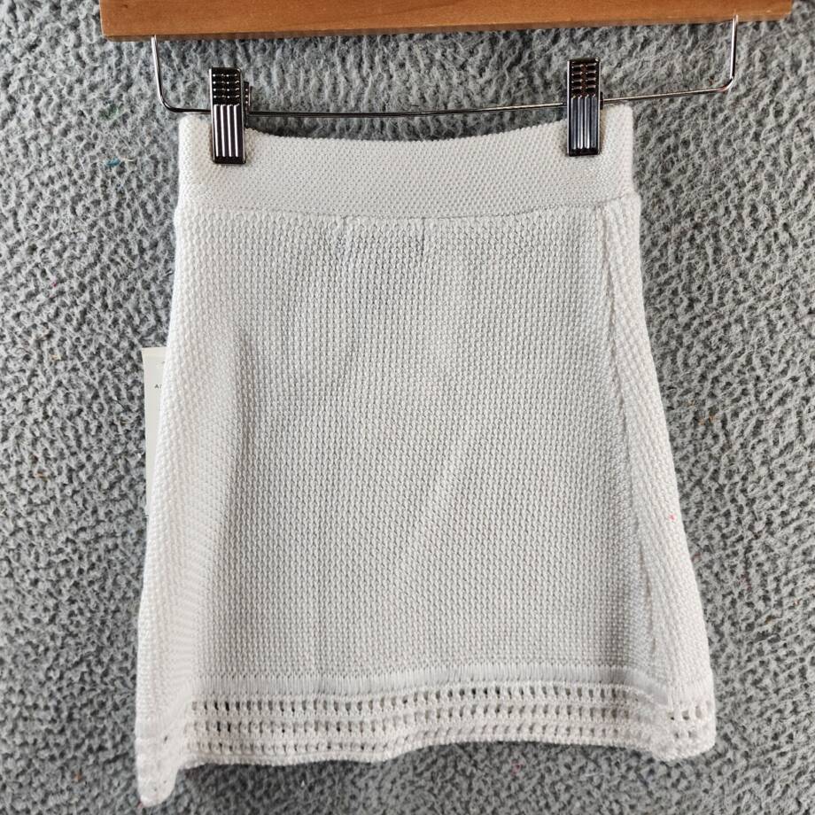 AQUA Crochet Skirt Girls' S 7/8 White Elasticized Waistband A-line Silhouette
