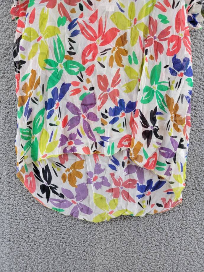 Velvet by Graham & Spencer Lucia Flutter Sleeve Top Women's M Viola Split Neck