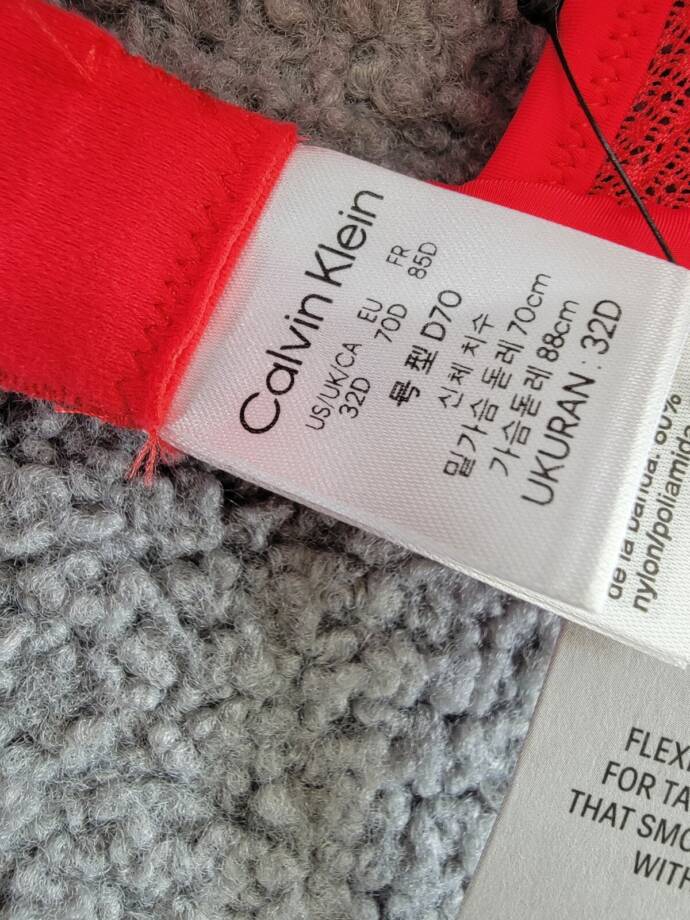 Calvin Klein Infinite Flex Lightly Lined Demi Bra Women's 32D Red Hook & Eye