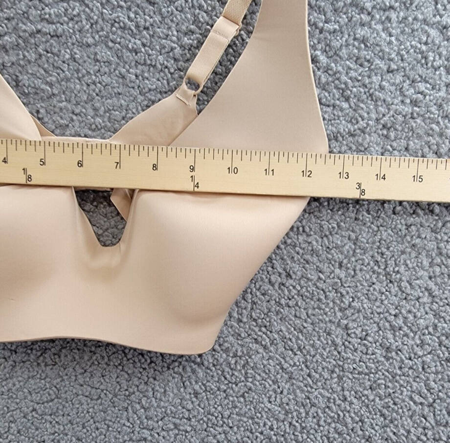 GapBody Everyday Essentials Wireless Bra Womens 32DD Brush Beige Hook & Eye Back