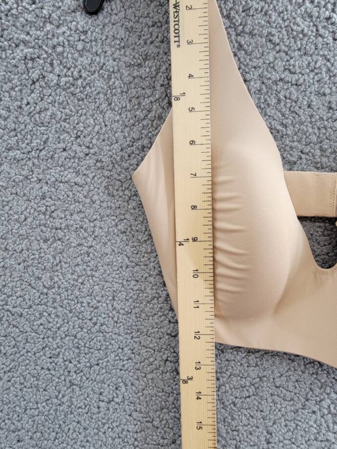 GapBody Everyday Essentials Wireless Bra Womens 32DD Brush Beige Hook & Eye Back
