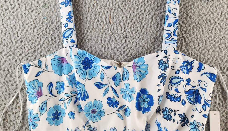 AQUA Floral Print Peplum Top Women's S Blue/White Sweetheart Neck Sleeveless~