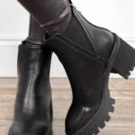 MIA Rusty Chelsea Lug Sole Ankle Booties Women's Black Round Toe Pull-On 8.5