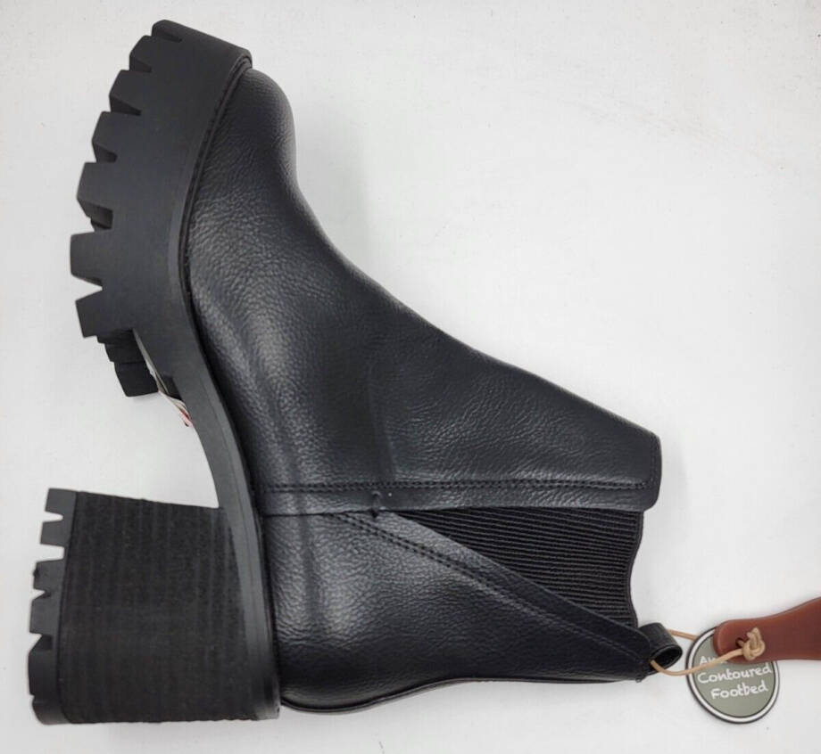 MIA Rusty Chelsea Lug Sole Ankle Booties Women's Black Round Toe Pull-On 8.5