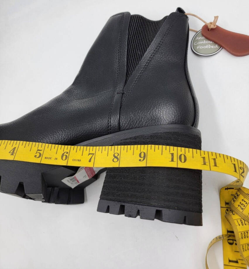 MIA Rusty Chelsea Lug Sole Ankle Booties Women's Black Round Toe Pull-On 8.5