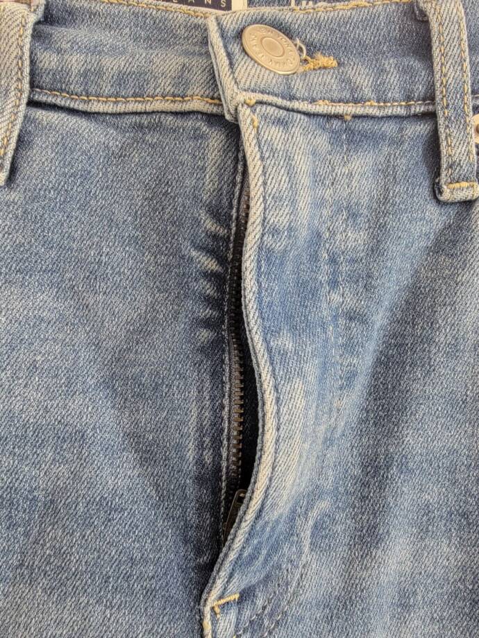 Tommy Jeans Julie Straight-Leg Button-Waist Jeans Women's 26/28 Denim Light