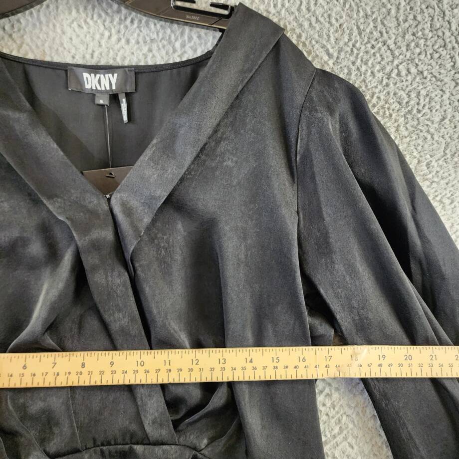 DKNY Surplice V-Neck Shirred Shoulder Peplum Top Women's XL Black Long Sleeve