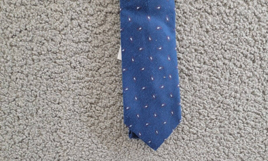 Tommy Hilfiger Silk Blend Logan Paisley Tie Men's Navy Tip Lining Bar Tack