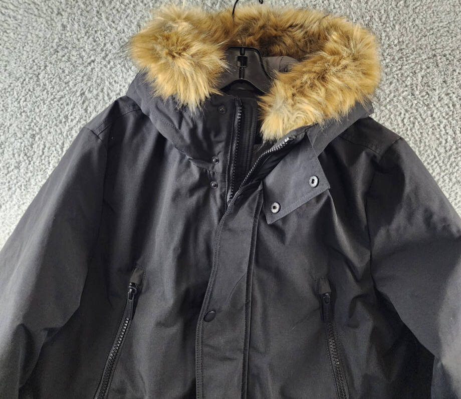 Club Room Parka with a Faux Fur-Hood Jacket Men's M Black Long Sleeve Zip/Snap