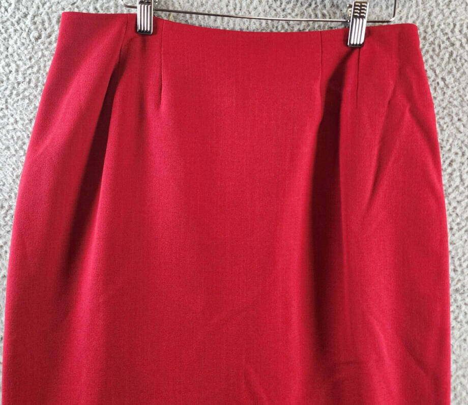 Kasper Crepe Pencil Midi Skirt Women's 10 Fire Red Concealed Back Zip Closure