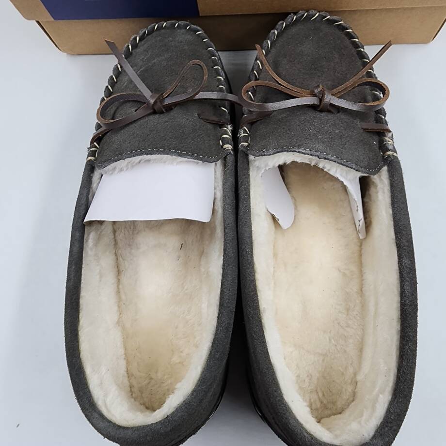 Isotoner Signature Sage Genuine Suede Moccasin Slippers Womens 8.5-9 Ash Slip On