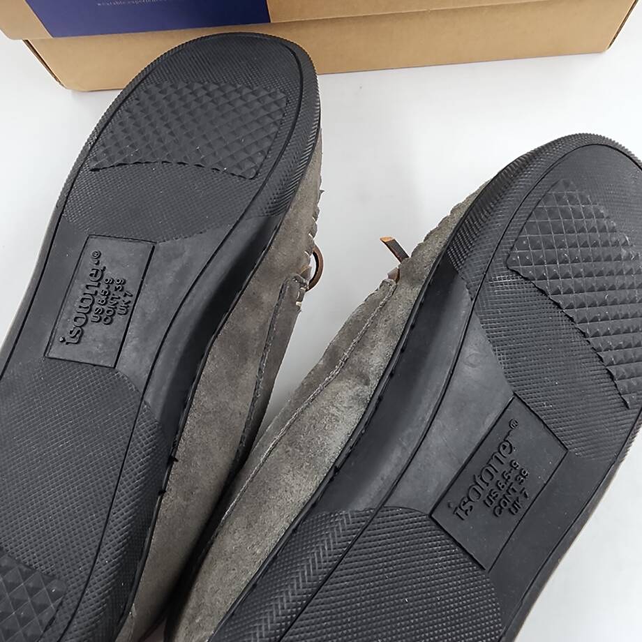 Isotoner Signature Sage Genuine Suede Moccasin Slippers Womens 8.5-9 Ash Slip On