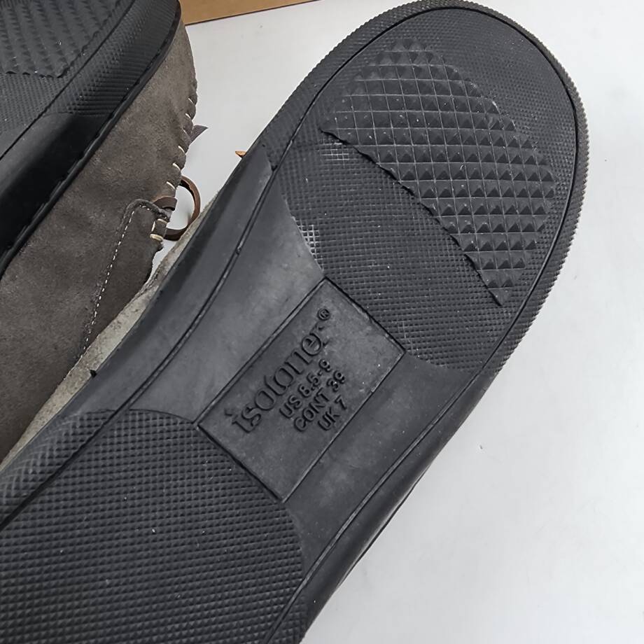 Isotoner Signature Sage Genuine Suede Moccasin Slippers Womens 8.5-9 Ash Slip On