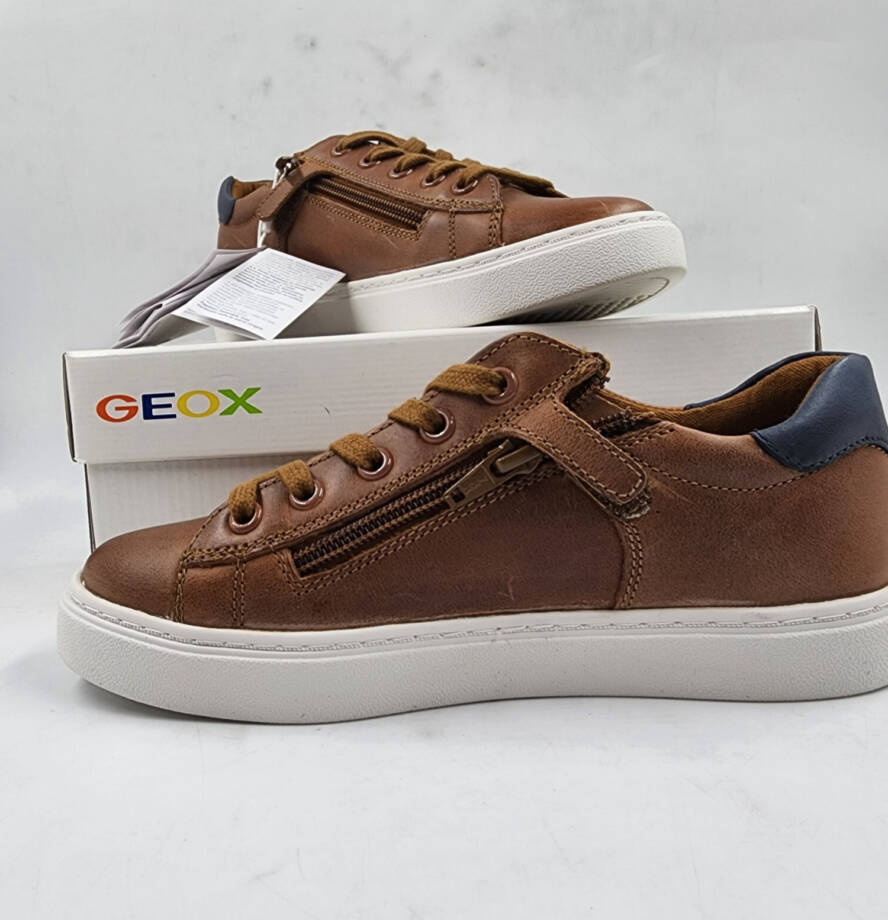 GEOX Nashik Garçon Low Cut Sneaker Boys 34 Cognac/Navy Lace And Zip Closure