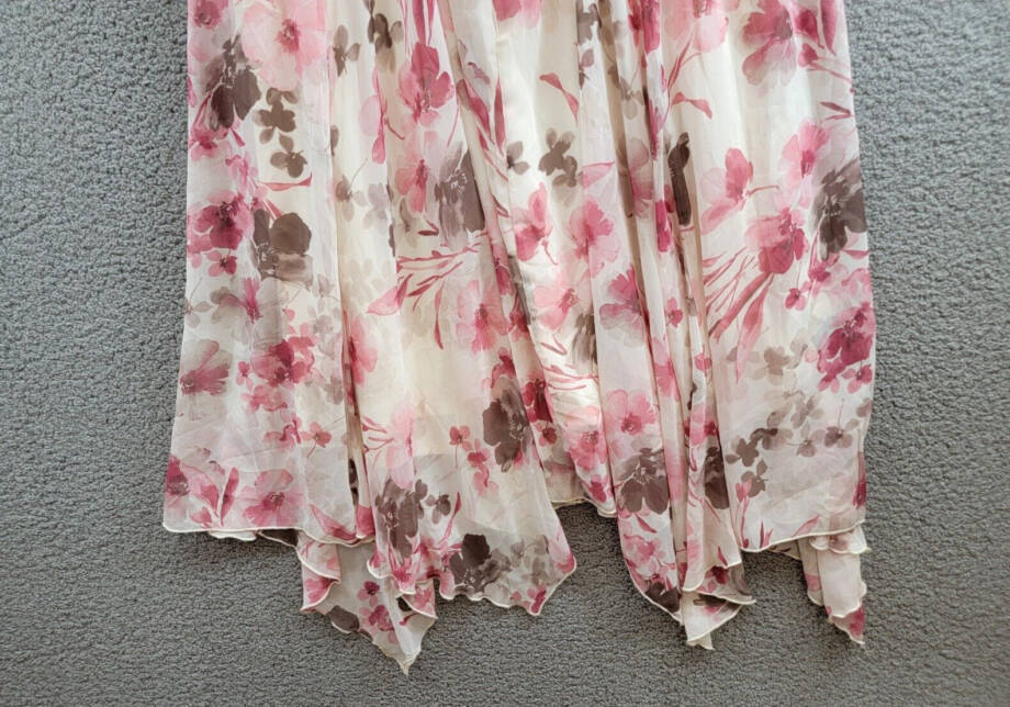 Robbie Bee Plus Size Floral Flutter-Sleeve Hankie-Hem Dress Women's 24W Cream