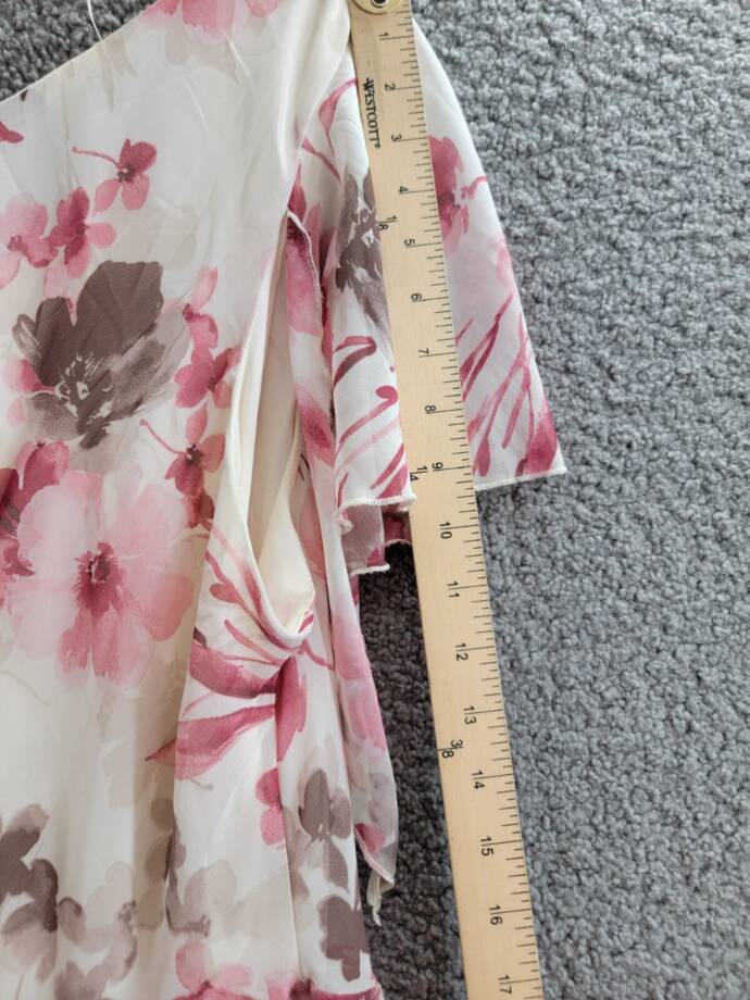 Robbie Bee Plus Size Floral Flutter-Sleeve Hankie-Hem Dress Women's 24W Cream