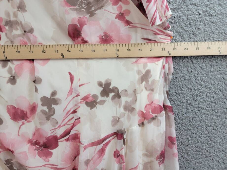 Robbie Bee Plus Size Floral Flutter-Sleeve Hankie-Hem Dress Women's 24W Cream