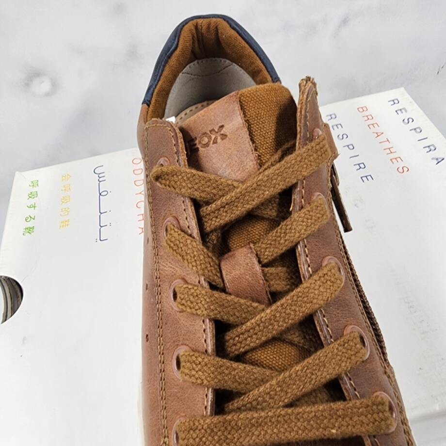 GEOX Nashik Garçon Low Cut Sneaker Boys 34 Cognac/Navy Lace And Zip Closure