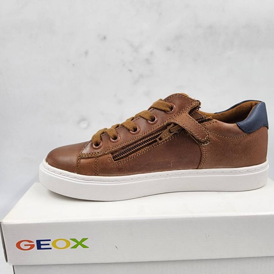 GEOX Nashik Garçon Low Cut Sneaker Boys 34 Cognac/Navy Lace And Zip Closure
