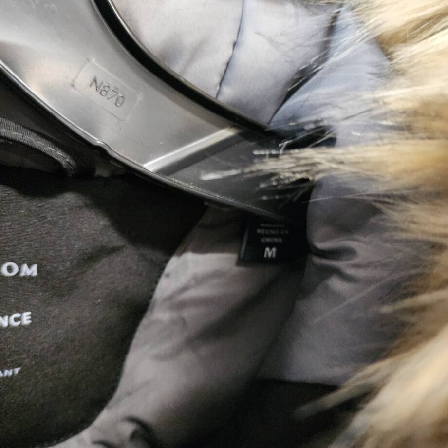 Club Room Parka with a Faux Fur-Hood Jacket Men's M Black Snap Closure L/S