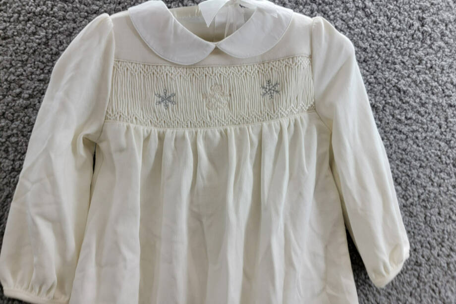Ralph Lauren Snowflake Smocked Coveralls Baby Girl's 12M White Button Back L/S