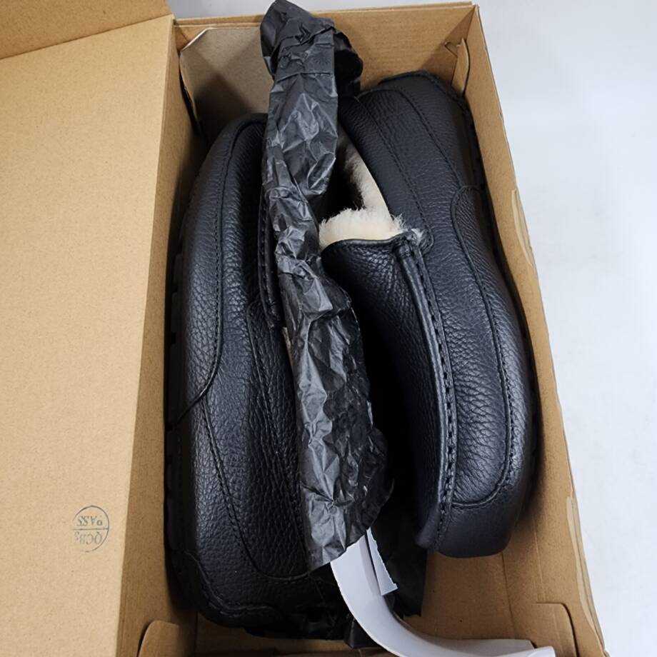 UGG Ascot Shearling Slippers Men's 8 Black Round Toe Solid Slip On