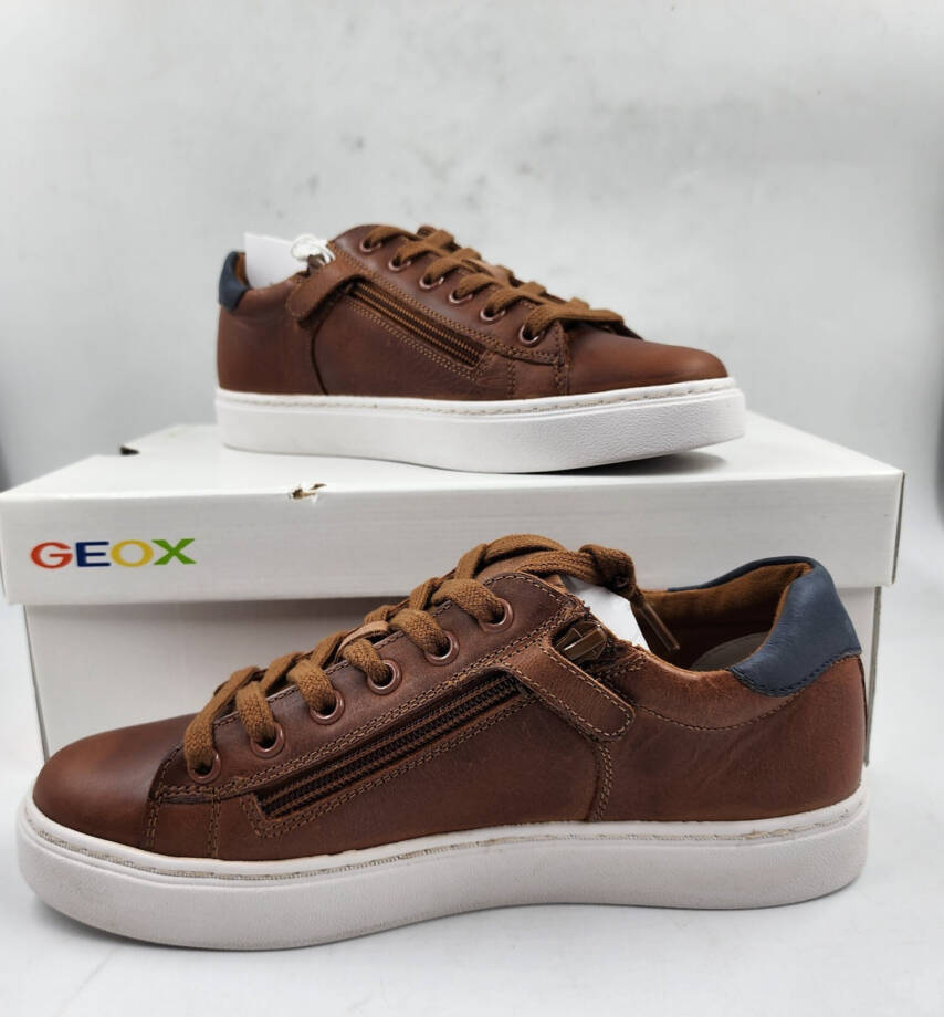 GEOX Nashik Garçon Low Cut Sneaker Boys 37 Cognac/Navy Lace And Zip Closure